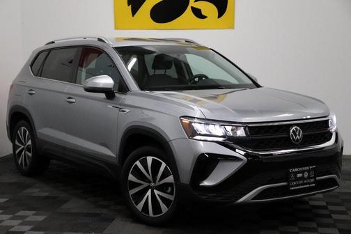 Photo 2 of 26 of 2022 Volkswagen Taos 1.5T SE