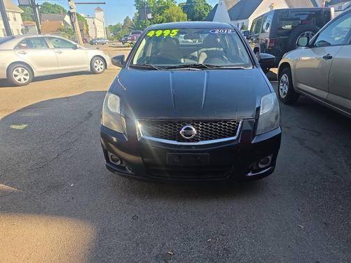 Black 2012 Nissan Sentra 2.0 SR