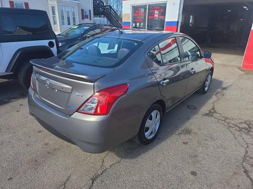 2015 Nissan Versa 1.6 SV