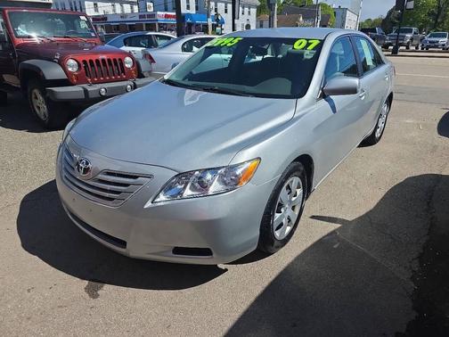 Silver 2007 Toyota Camry LE