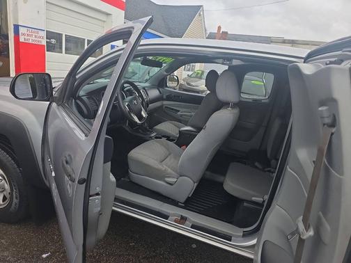 2014 Toyota Tacoma Base