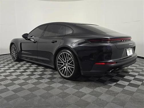 2024 Porsche Panamera 4