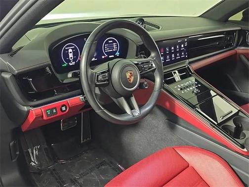 2024 Porsche Panamera 4