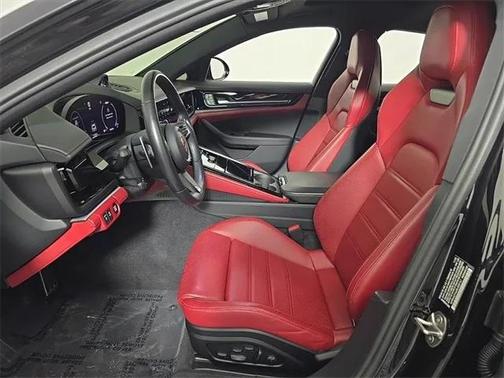 2024 Porsche Panamera 4