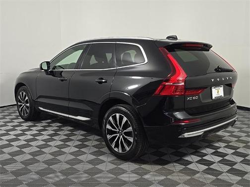2023 Volvo XC60 B5 Plus Bright Theme
