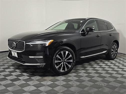2023 Volvo XC60 B5 Plus Bright Theme