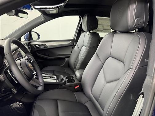 2025 Porsche Macan T