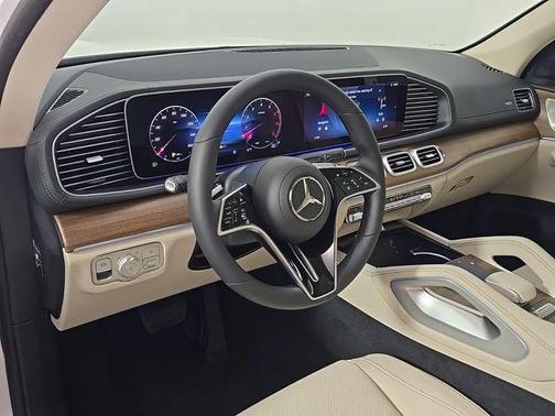 Polar White 2026 Mercedes-Benz GLS 450 4MATIC