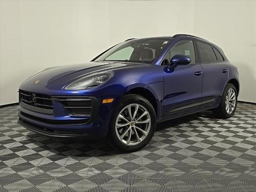 2025 Porsche Macan Base