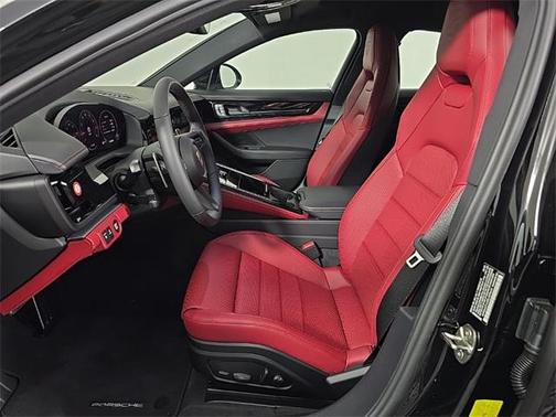 2025 Porsche Panamera 4