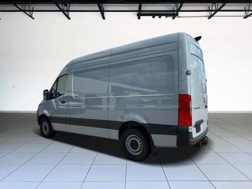 2025 Mercedes-Benz Sprinter 2500 Standard Roof