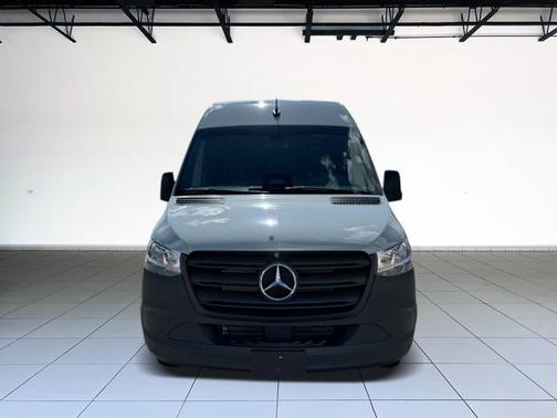 2025 Mercedes-Benz Sprinter 2500 Standard Roof