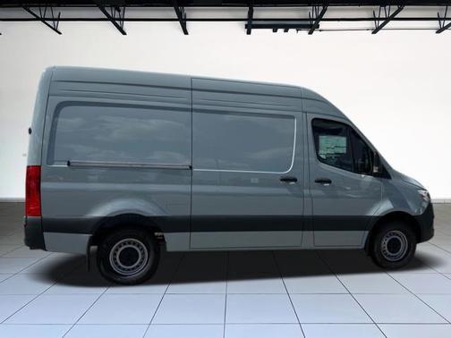 2025 Mercedes-Benz Sprinter 2500 Standard Roof