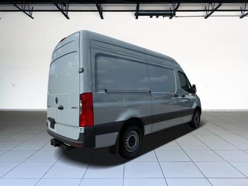 2025 Mercedes-Benz Sprinter 2500 Standard Roof