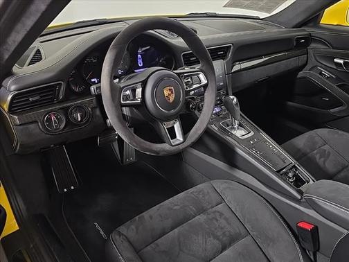 2018 Porsche 911 Carrera GTS