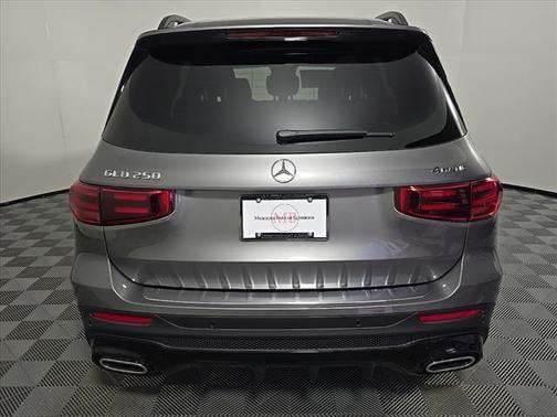 2025 Mercedes-Benz GLB 250 4MATIC