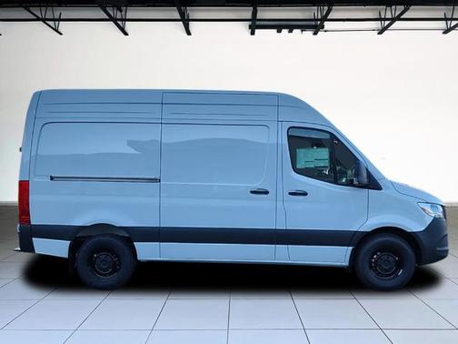 2025 Mercedes-Benz Sprinter 2500 Standard Roof