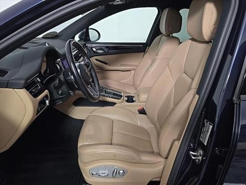 2021 Porsche Macan Base
