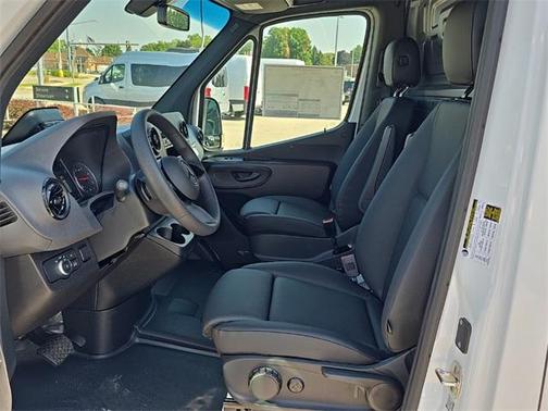 2025 Mercedes-Benz Sprinter 2500 Standard Roof