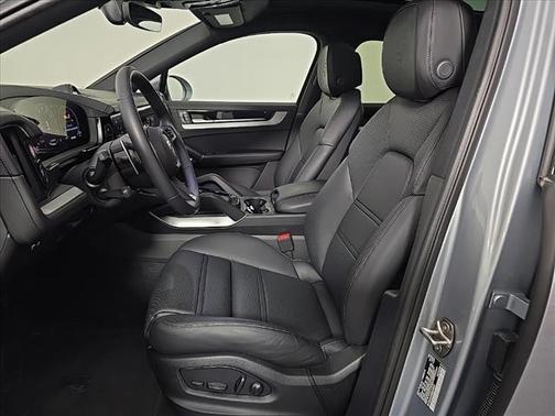 2025 Porsche Cayenne Base