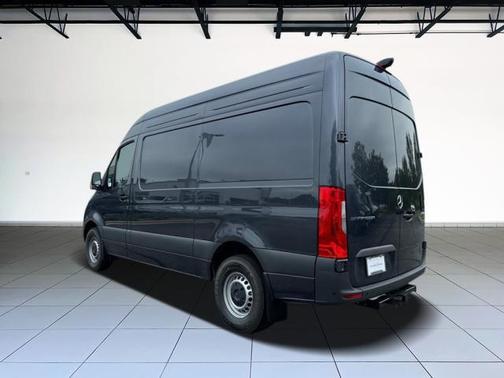 2025 Mercedes-Benz Sprinter 2500 Standard Roof