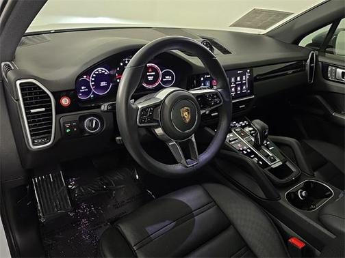 2023 Porsche Cayenne Base