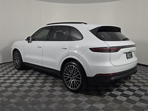 2023 Porsche Cayenne Base