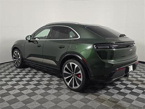 2024 Porsche Macan Turbo