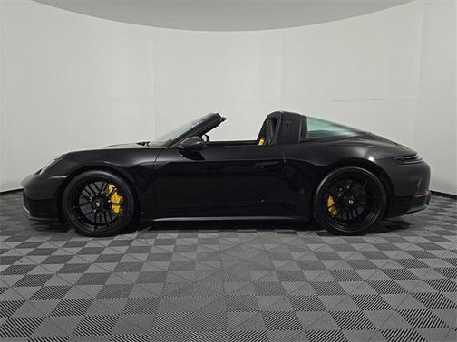 2025 Porsche 911 Targa 4 GTS