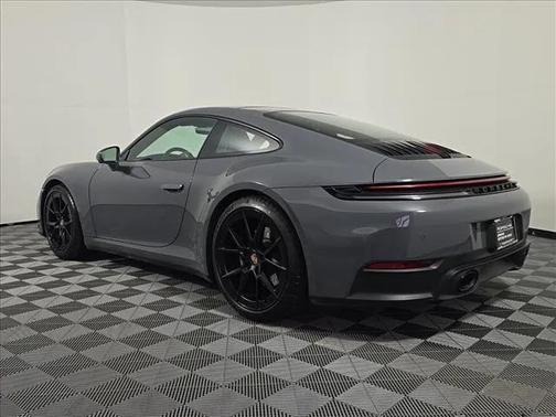 2025 Porsche 911 Carrera