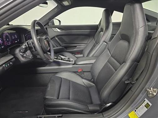 2025 Porsche 911 Carrera