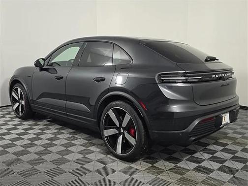 2025 Porsche Macan 4S