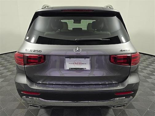 2025 Mercedes-Benz GLB 250 4MATIC