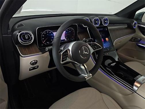 2025 Mercedes-Benz GLC 300 4MATIC