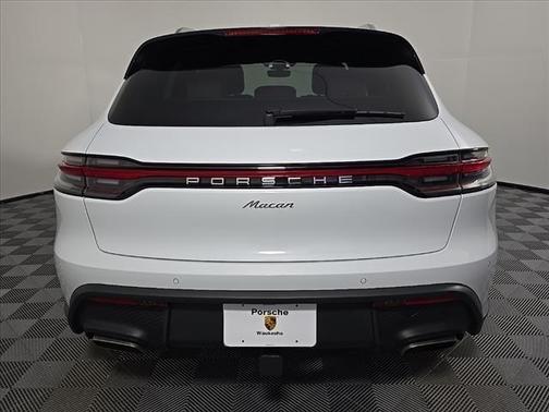 2025 Porsche Macan 