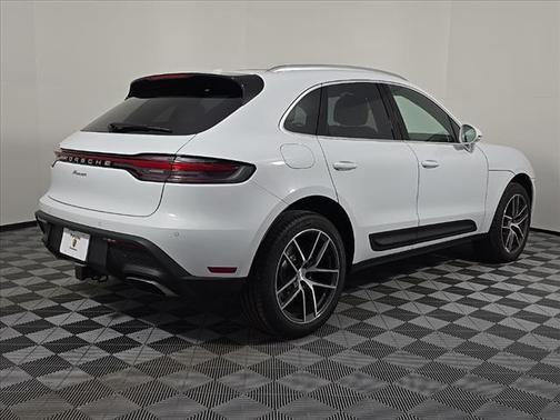 2025 Porsche Macan T