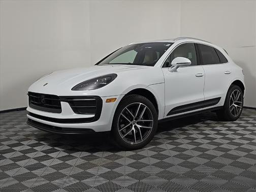 2025 Porsche Macan T