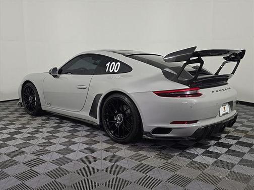 2018 Porsche 911 Carrera GTS