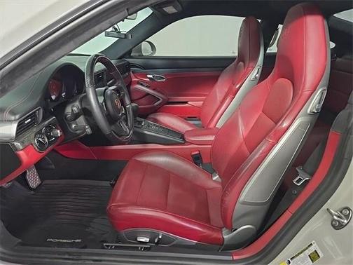 2018 Porsche 911 Carrera GTS