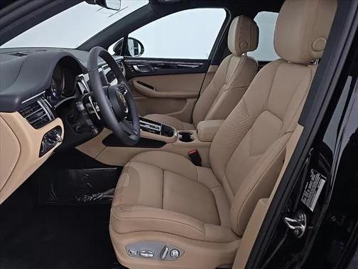 2025 Porsche Macan T