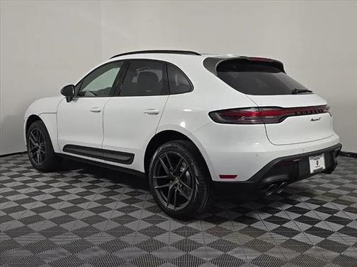 2025 Porsche Macan T