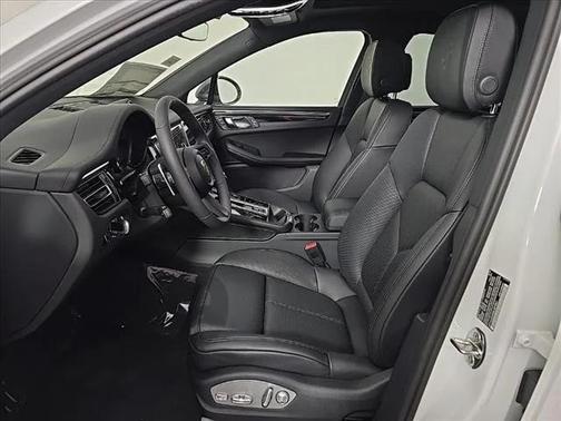 2025 Porsche Macan T