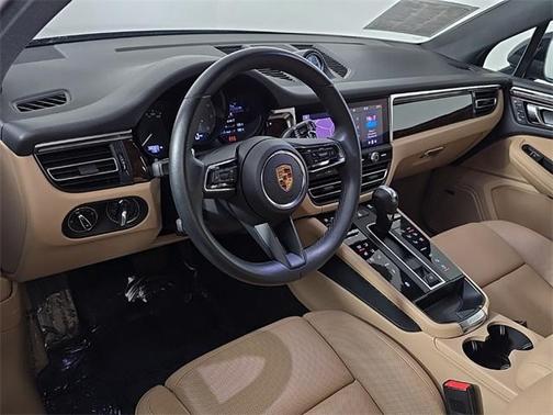 2022 Porsche Macan Base