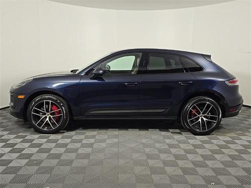 2022 Porsche Macan Base
