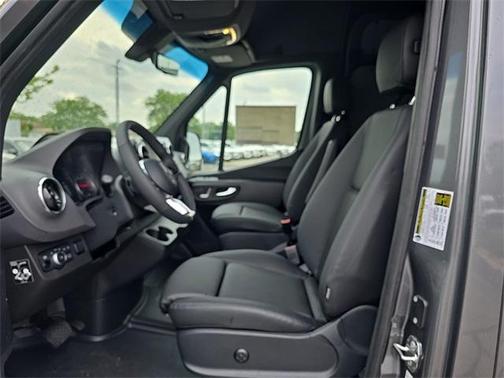 2025 Mercedes-Benz Sprinter 2500 High Roof
