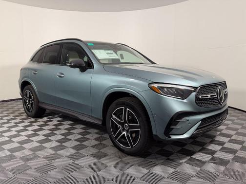 Verde Silver Metallic 2027 Mercedes-Benz GLC 300 4MATIC
