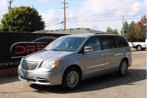 2014 Chrysler Town & Country Touring-L