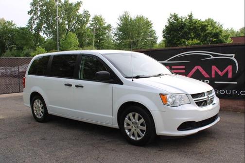 White Knuckle Clearcoat 2019 Dodge Grand Caravan SE
