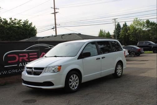 White Knuckle Clearcoat 2019 Dodge Grand Caravan SE