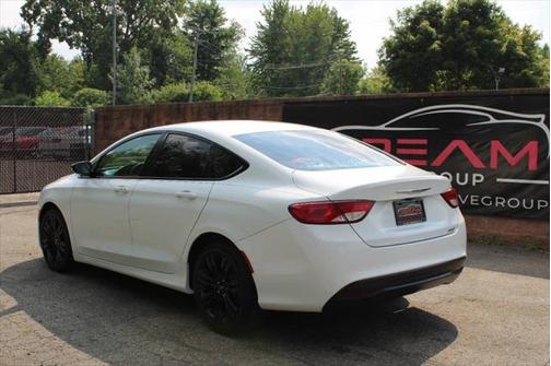 2017 Chrysler 200 Touring